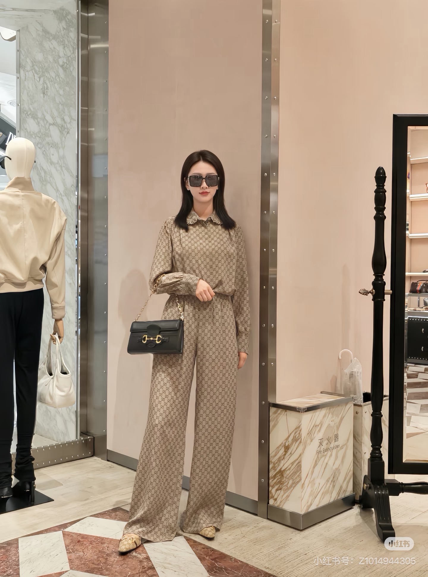 NO:952721,Tops and pants as a set or separately,19860909上衣 裤子一套或分开,,,Women's clothing