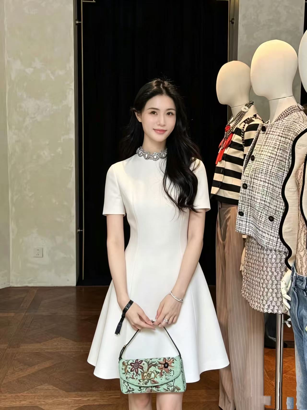 NO:954137,Upper body picture,,19860909上身图,,,Women's clothing