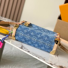 【特级MB163c芯片版原厂皮】 本款 Locker Dopp Kit 硬箱 型号:M27450 材料:A级全钢五金,进 【特级MB163c芯片版原厂皮】 本款 Locker Dopp Kit 硬箱 型号:M27450 材料:A级全钢五金,进