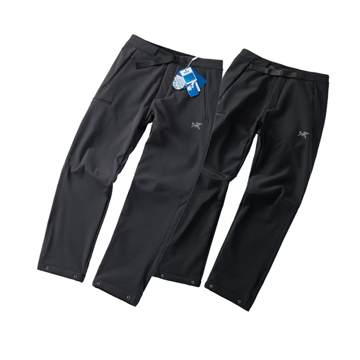 供货价:125💰『云仓特别款』出口贸易版本,天花板版本,原包装+原吊牌  印花版本
2025ARC‘TERYX始祖鸟 GAMMA JOGGER  防风 防泼水户外登山徒步加绒休闲长裤
采用客供高密度登山布面料！一穿便知！  非常结实具备良好的透气性和运动自由度
优良的户外登山四面弹 ，耐磨防泼水的功能！
军工级立体剪裁，自由活动不受拘束！简洁的造型非常大气
 这款裤子的特点是／轻便/弹力/防泼水/吸湿/排汗/弹力腰！  
非常百搭，日常上班 户外运动都可以穿着
此款经过鸟家多位著名设计师设计，是时尚休闲与户外运动的完美结合，所以无论您平时穿或者户外穿都是您的最佳选择。
腰带扣为金属扣腰带精美绝伦
裁剪采用立体三维裁剪
使每个部位都更加的合体舒适
斜插兜新加拉链
膝盖部分做了立体裁剪处理
更加适合运动。          
鸟标 厚实大气 采用TerraTex进口四面弹面料、柔软舒适，此面料具有优异的耐用性、透气性和吸湿排汗性能，防泼水,腰部内嵌可调节腰带，非常方便。立体剪裁结构，胯部三角接片设计，符合人体工程学，运动不受限制
2个加大斜插口袋，放置物品更安全。          
代工厂出货在工艺上的能力，的确是杠杠滴
抗静电，抗起球，挺括有型，透气性能好！
多的不讲，你光看图就明白，这件很碉的，稀缺货
不是时时会有的东西，懂货的来
颜色: 黑色，灰色
尺码：m一4XL





