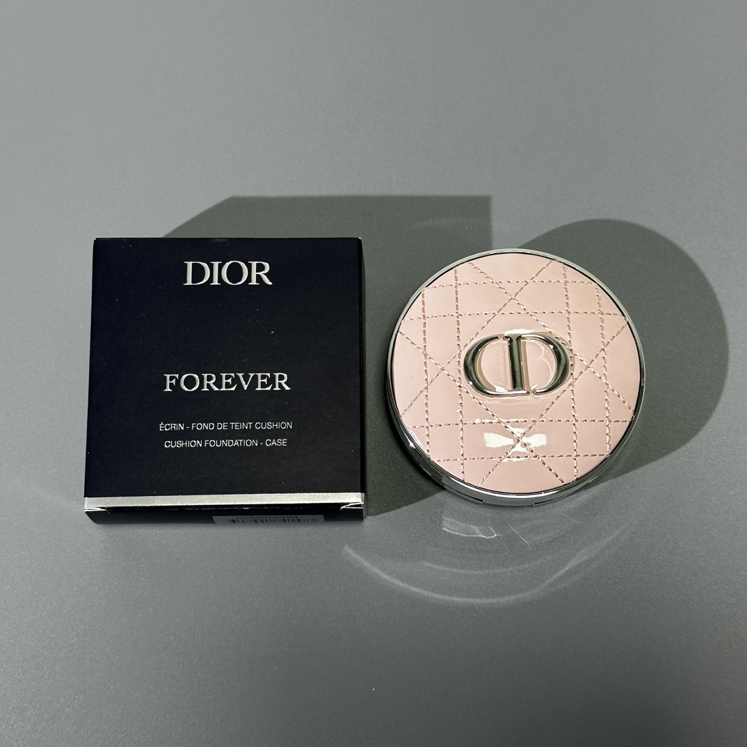 ¡Polvo compacto de cuero rosa de Dior 14g! Números de color: ON#, 1N#.