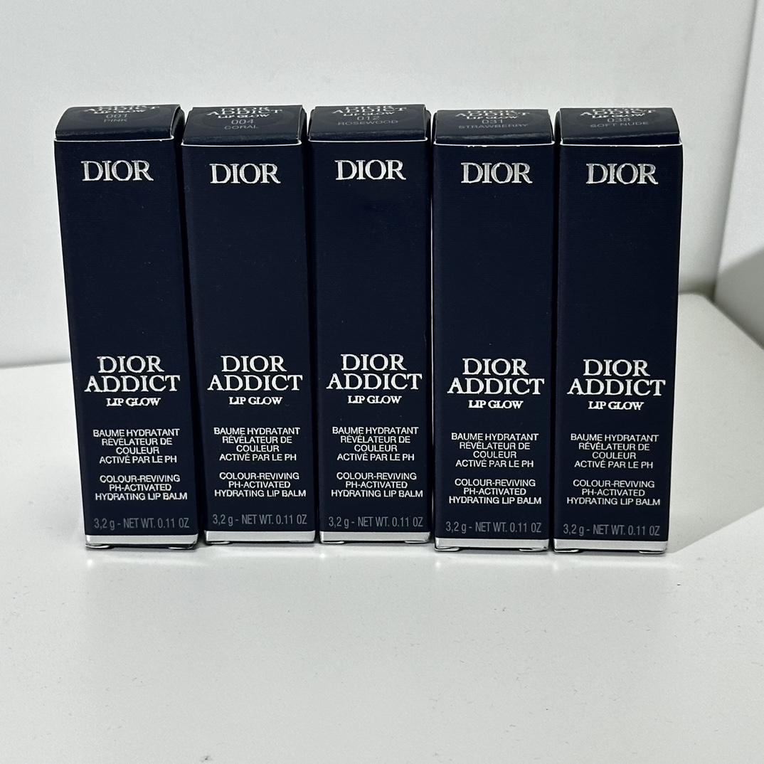 35💰
实拍高质量对版对味 2025版迪奥变色唇膏3.2g  配中文标
件288  认准批号：5E01
色号：001  004  012  031  038
​