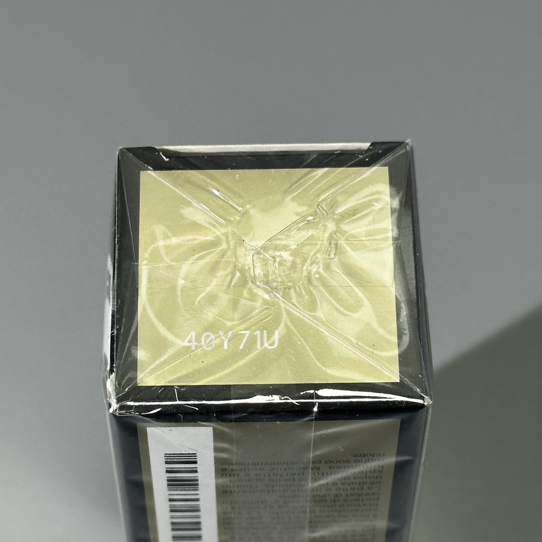 调价💰63包邮
HR赫莲娜镭射淡斑精华30ml  带中文标
件96   认准批号：40Y71U