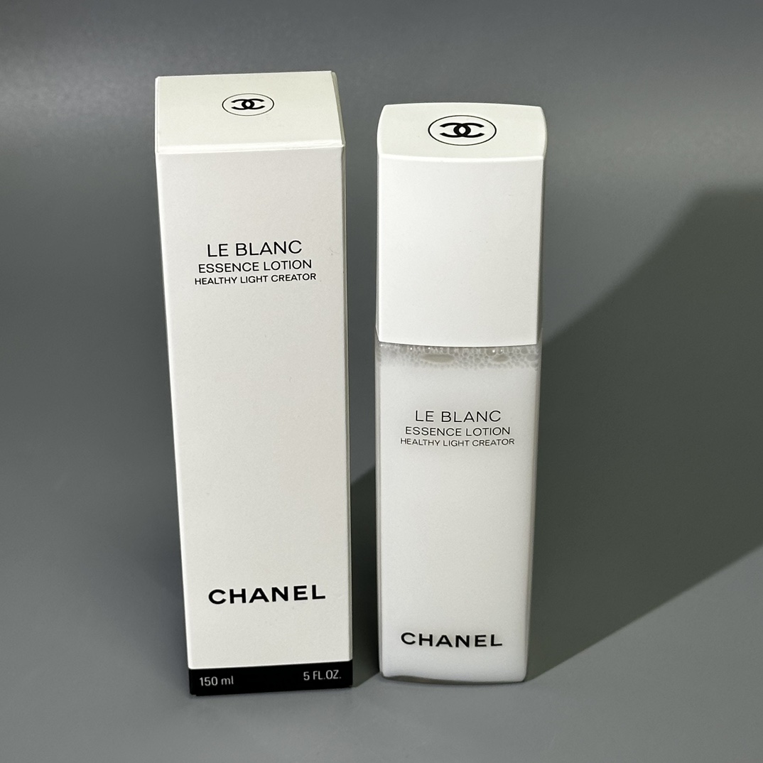 Agua esencial iluminadora de Chanel 150ml