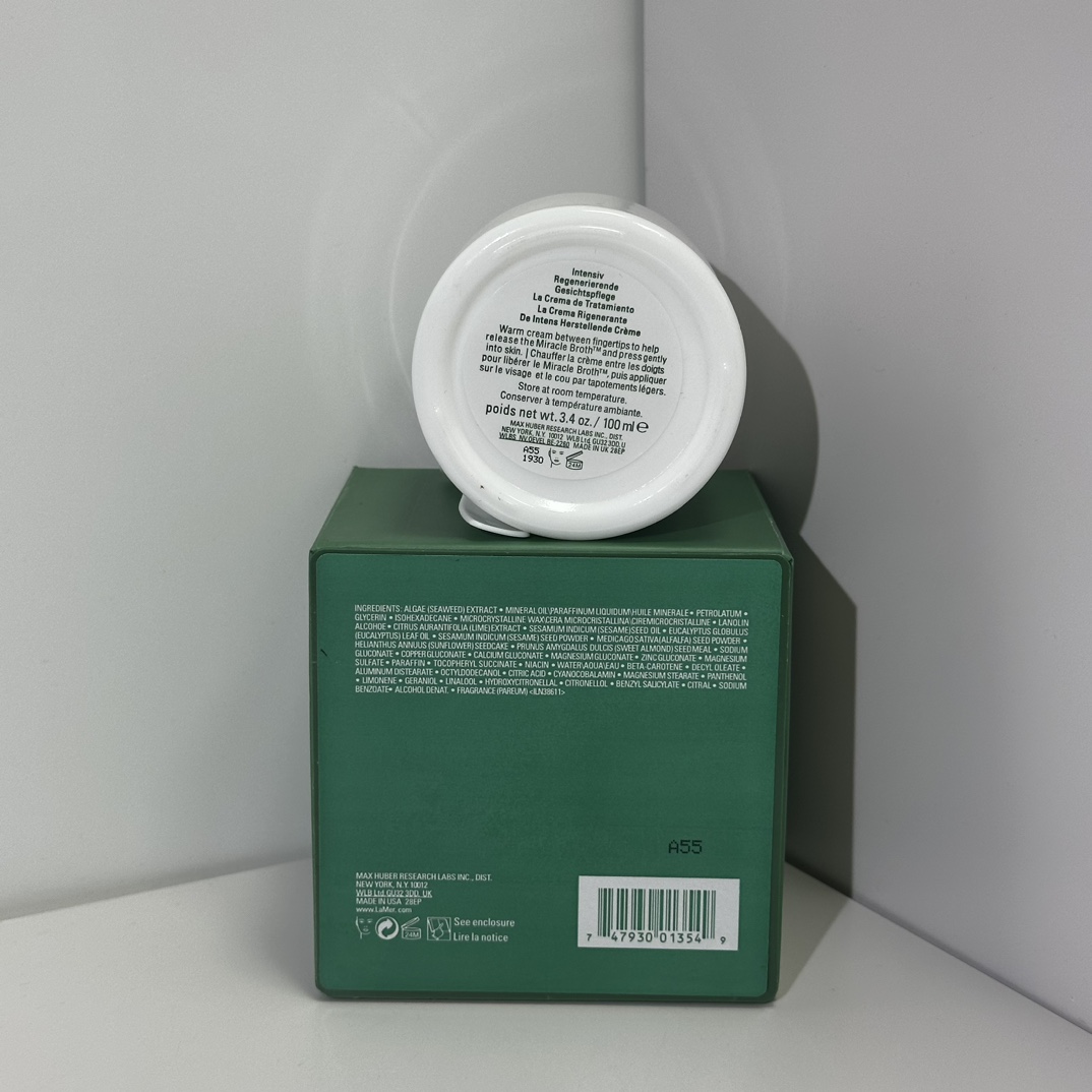 专柜版💰82包邮
实拍高质量对版对味  海蓝之谜经典面霜100ml  配中文标
件24  批号：A55