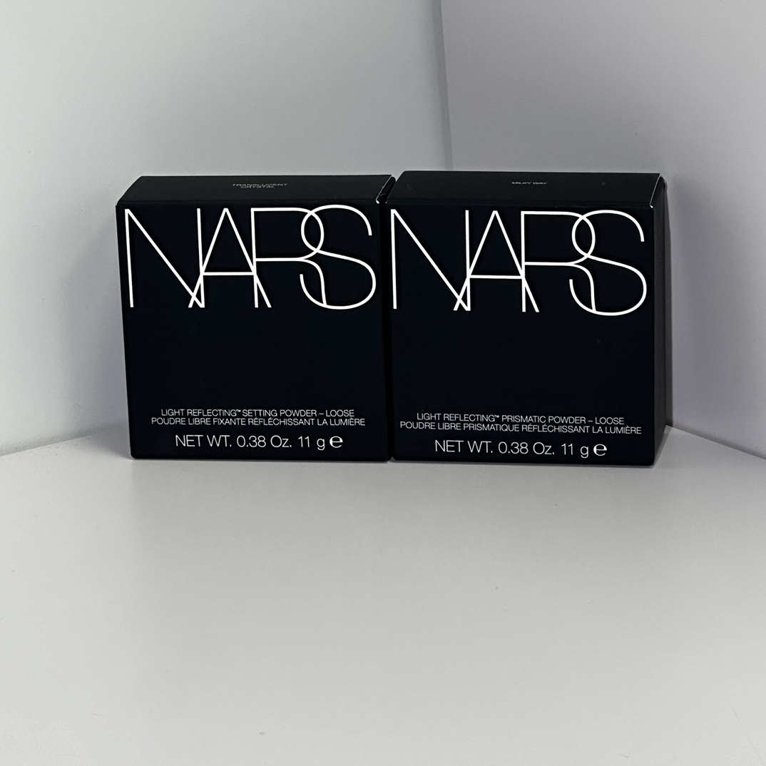 到货各💰43包邮
实拍高质量对版粉质对味 新版NARS散粉11g  配中文标
色号：透明色Tfans lucent   星云紫Milky Way
件144  批号：5139GG