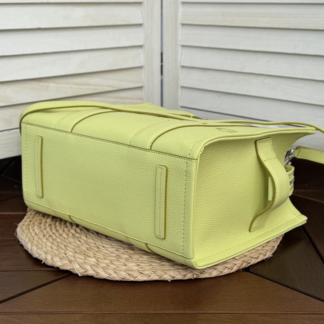 Marc Jacobs ～托特皮小号33cm 柠檬绿