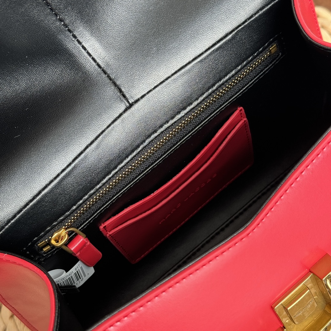 Marc Jacobs ～大红