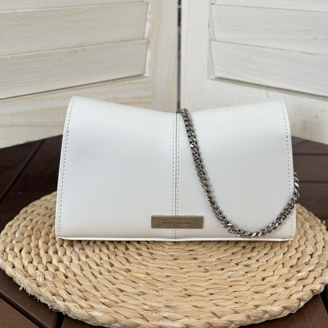 Marc Jacobs ～白色