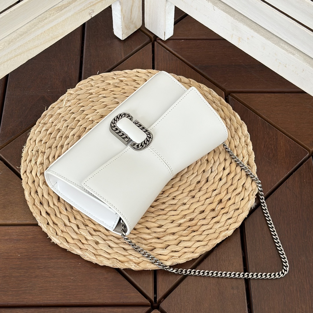 Marc Jacobs ～白色