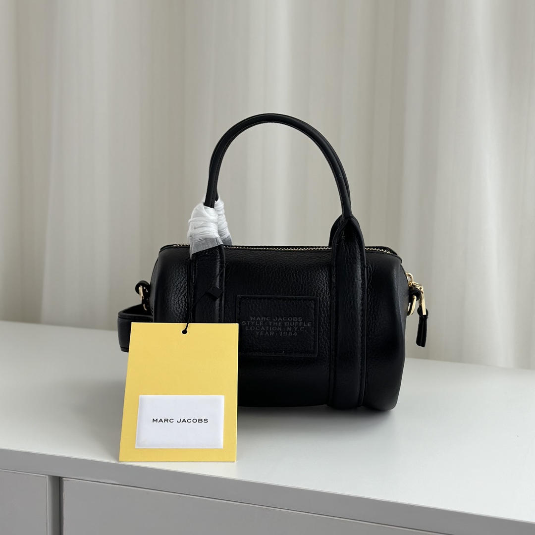 Marc Jacobs ～黑色。尺寸20*12*12
