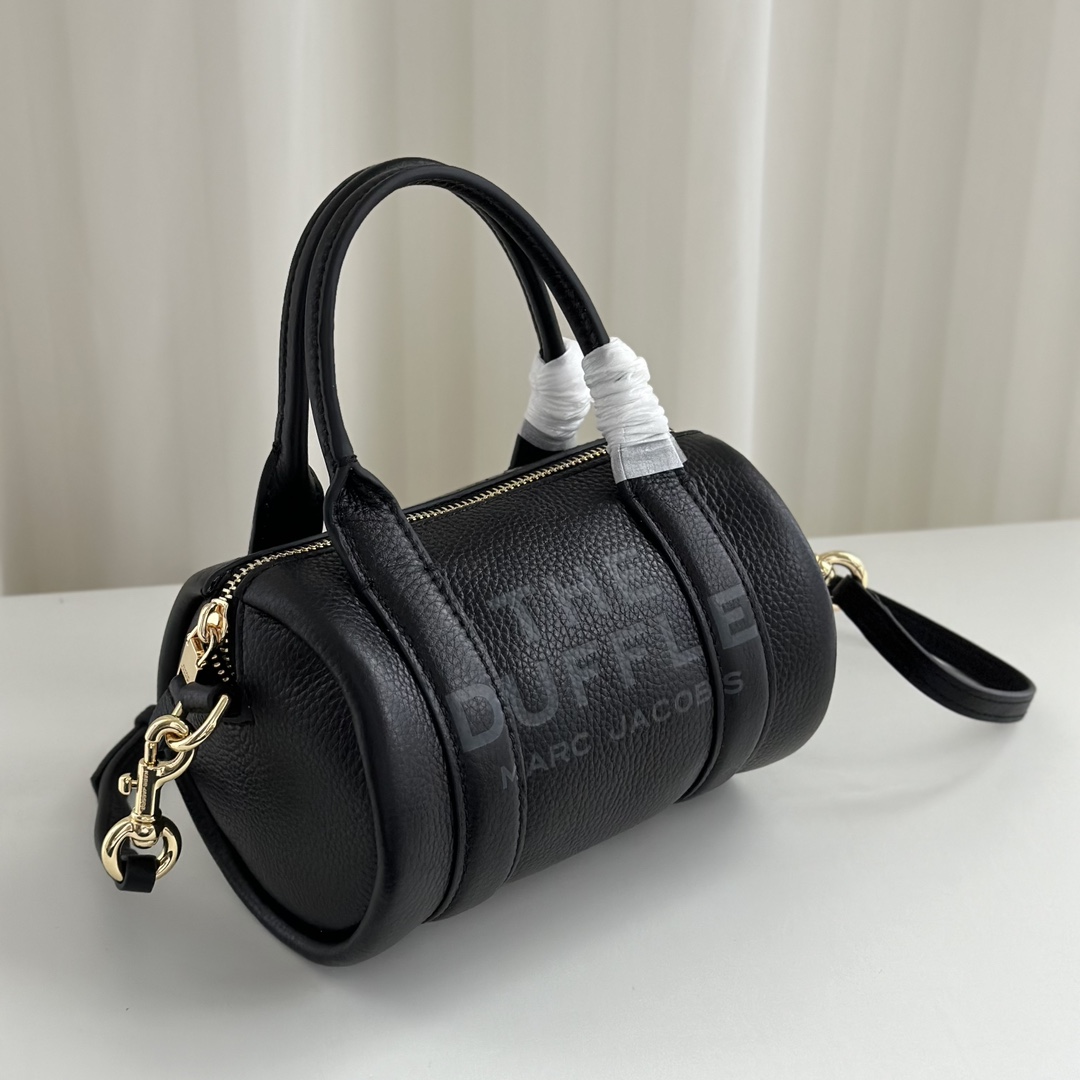 Marc Jacobs ～黑色。尺寸20*12*12