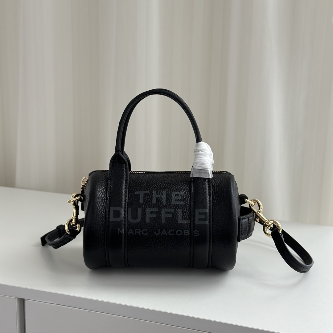 Marc Jacobs ～黑色。尺寸20*12*12