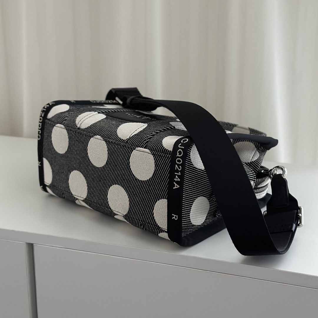 Marc Jacobs ～MJ新款波点托特 尺寸:26cm