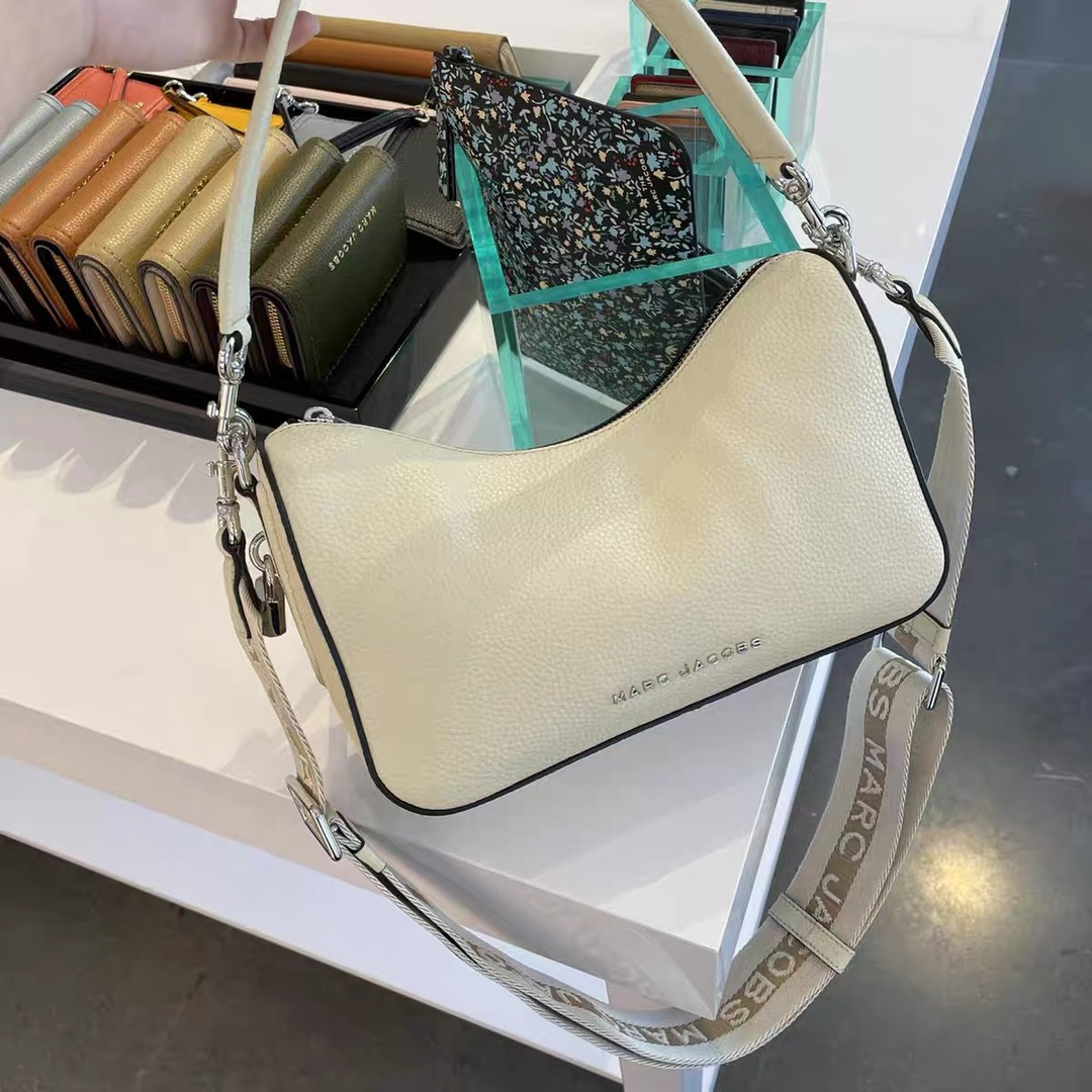 Marc Jacobs ～Mj 斜挎包4⃣ 色