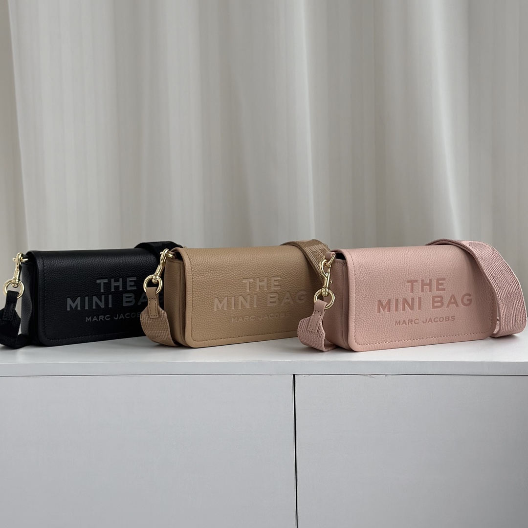 Marc Jacobs ～MJ 斜挎包 3⃣ 色 尺寸20*5*12