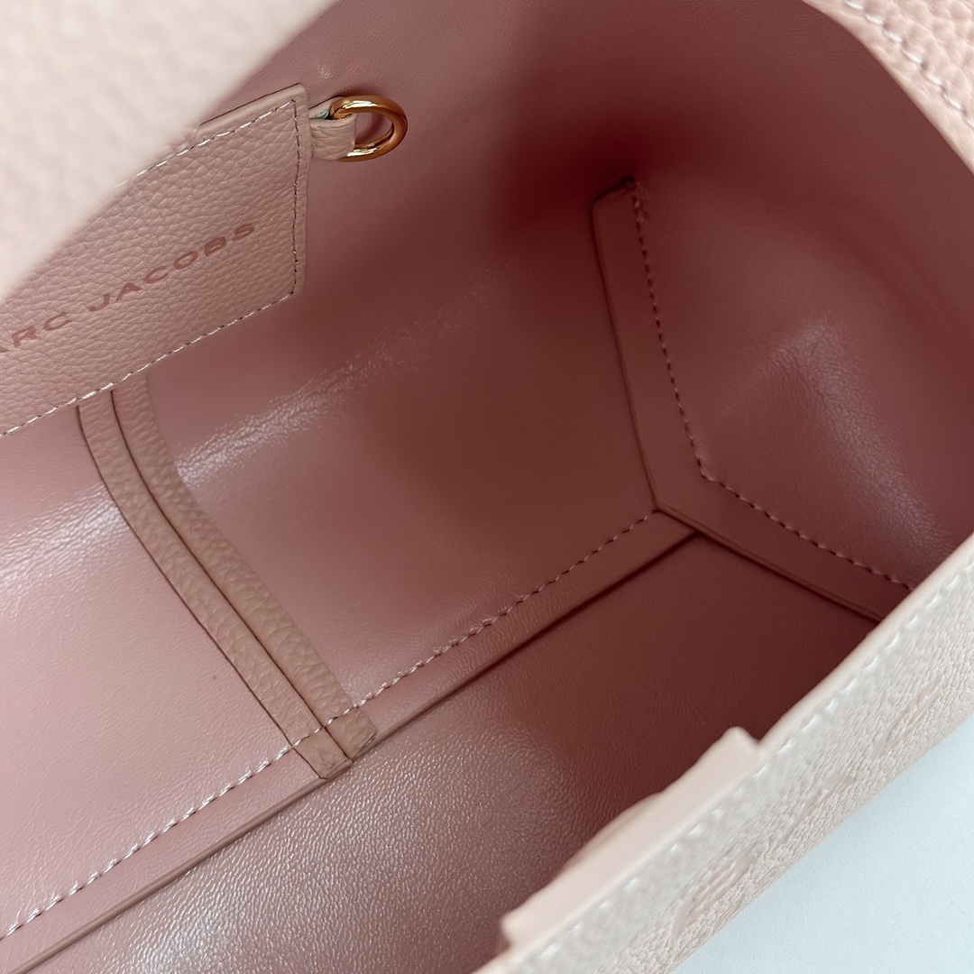 Marc Jacobs ～菜篮子玫瑰粉