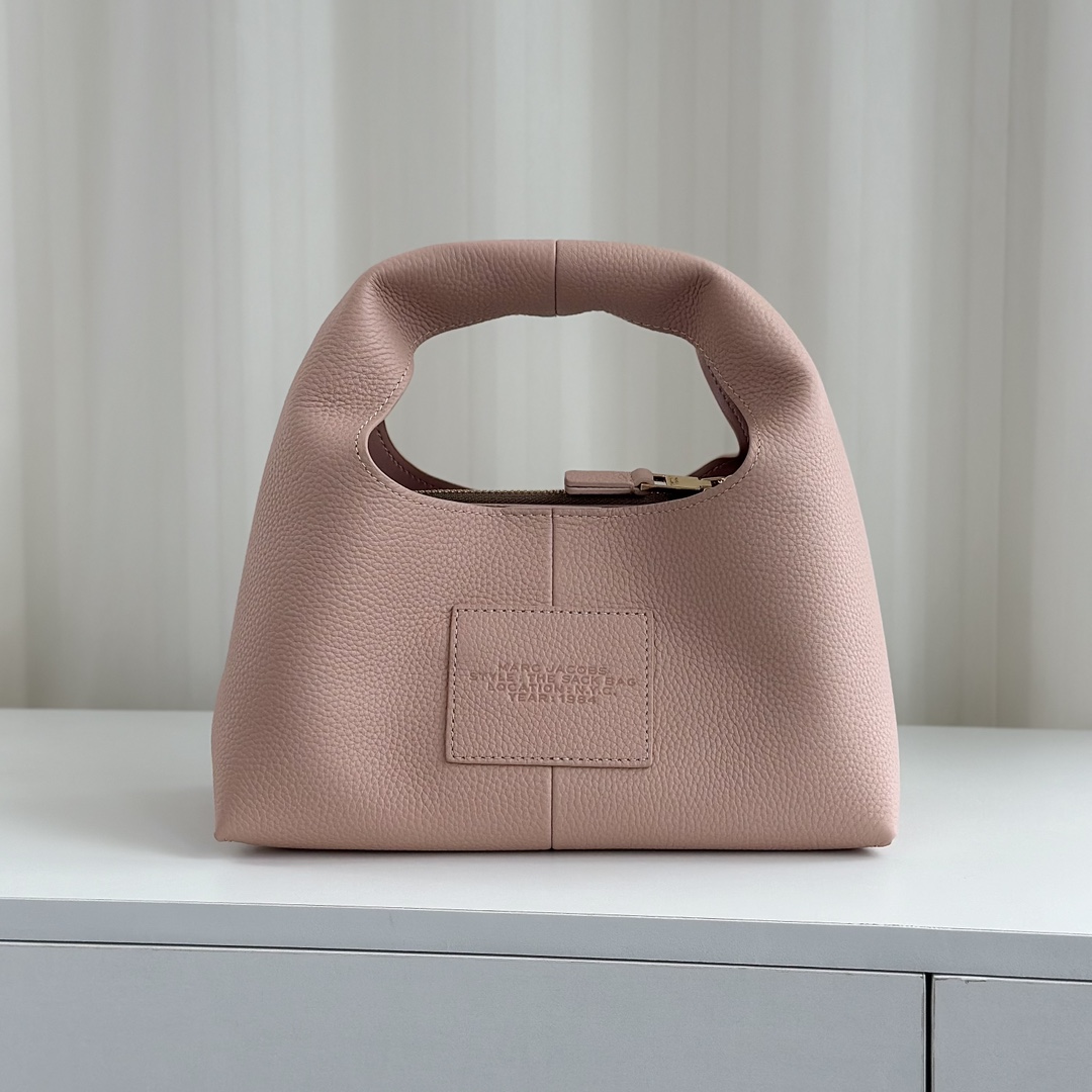 Marc Jacobs ～菜篮子玫瑰粉