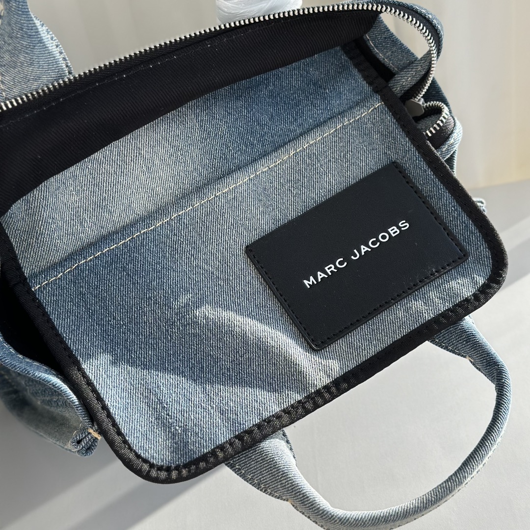 Marc Jacobs ～帆布牛仔镶钻托特