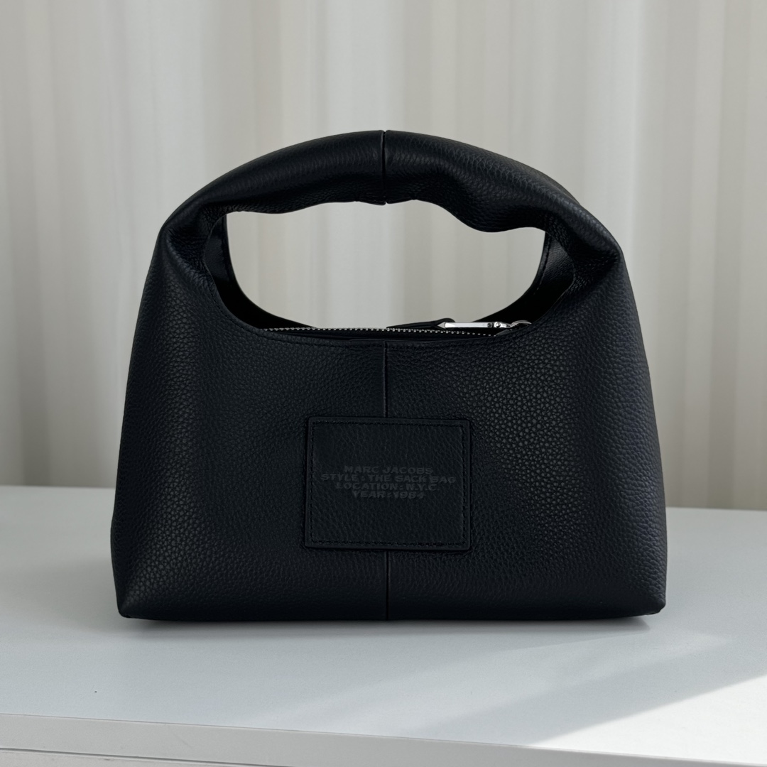 Marc Jacobs ～菜篮子黑色