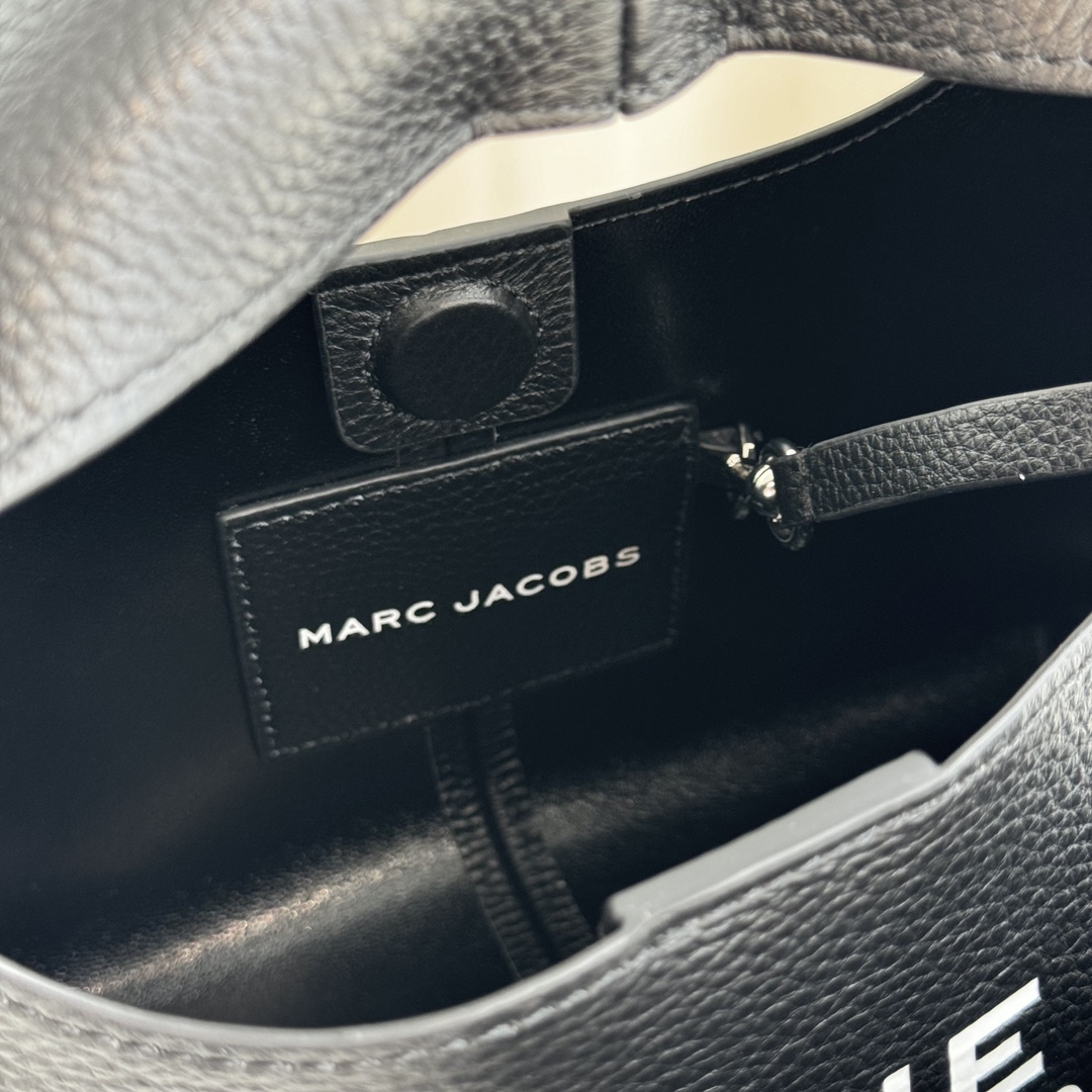 Marc Jacobs ～菜篮子黑色白丝印