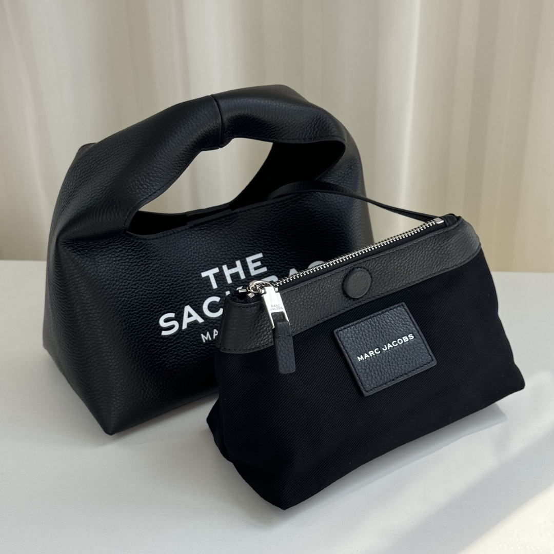 Marc Jacobs ～菜篮子黑色白丝印