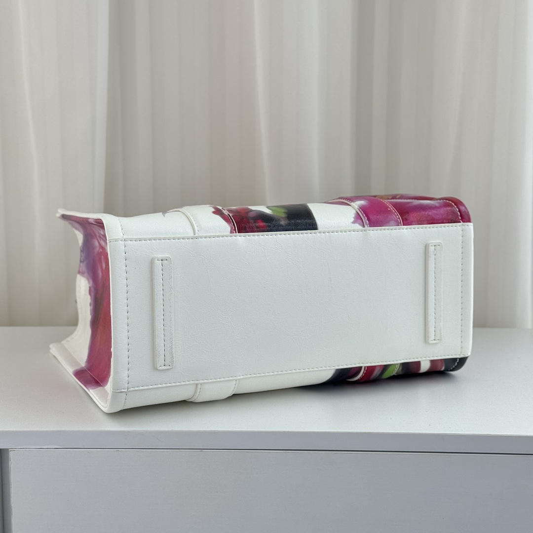 Marc Jacobs ～花卉托特 33cm