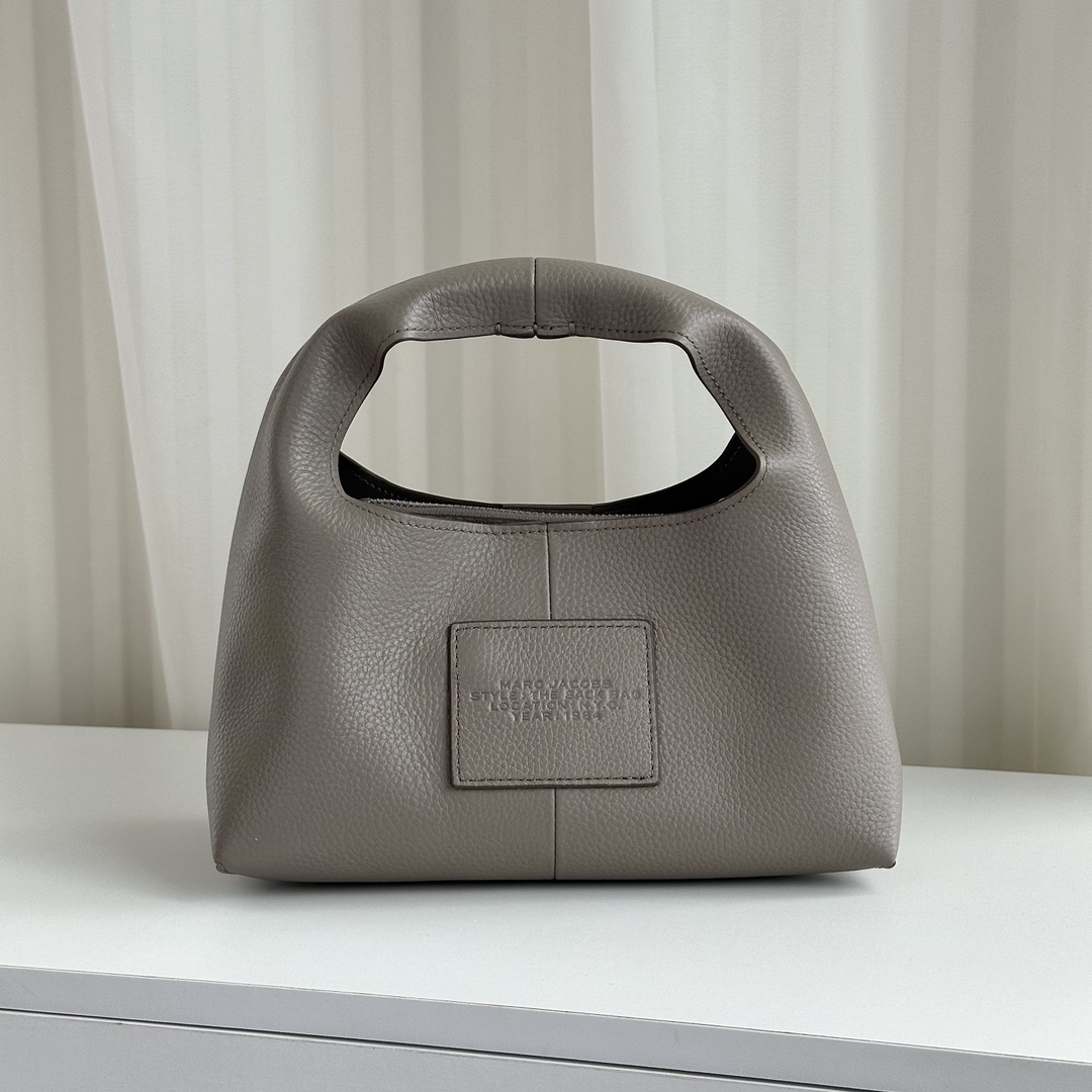 Marc Jacobs ～菜篮子铁灰色