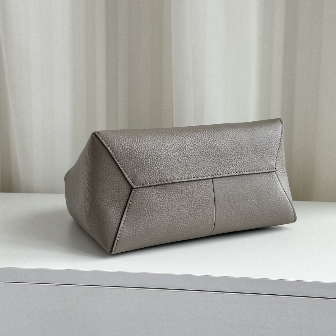 Marc Jacobs ～菜篮子铁灰色
