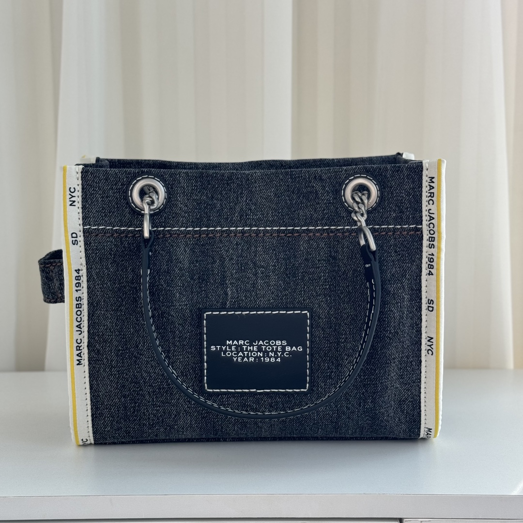 Marc Jacobs ～牛仔托链条垮包 水洗黑