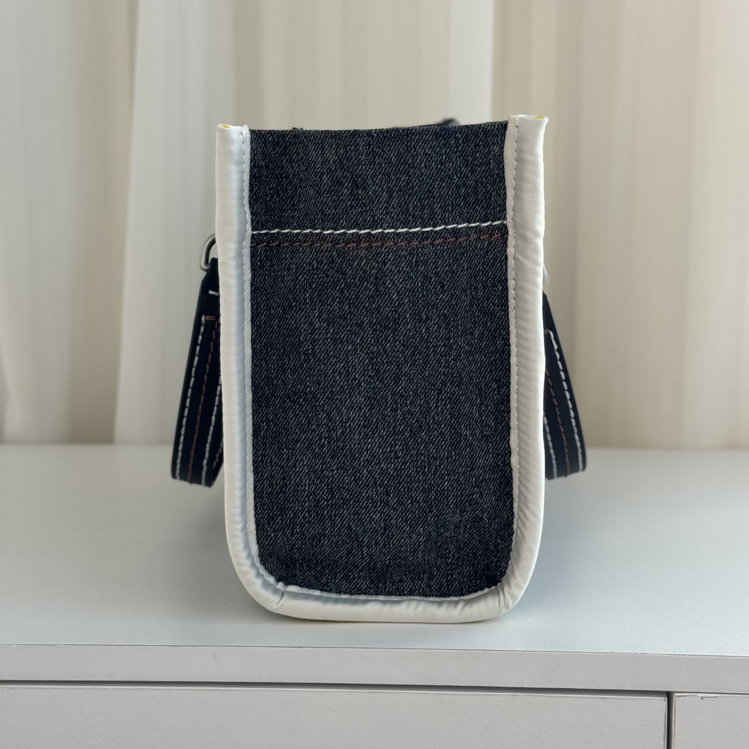 Marc Jacobs ～牛仔托链条垮包 水洗黑