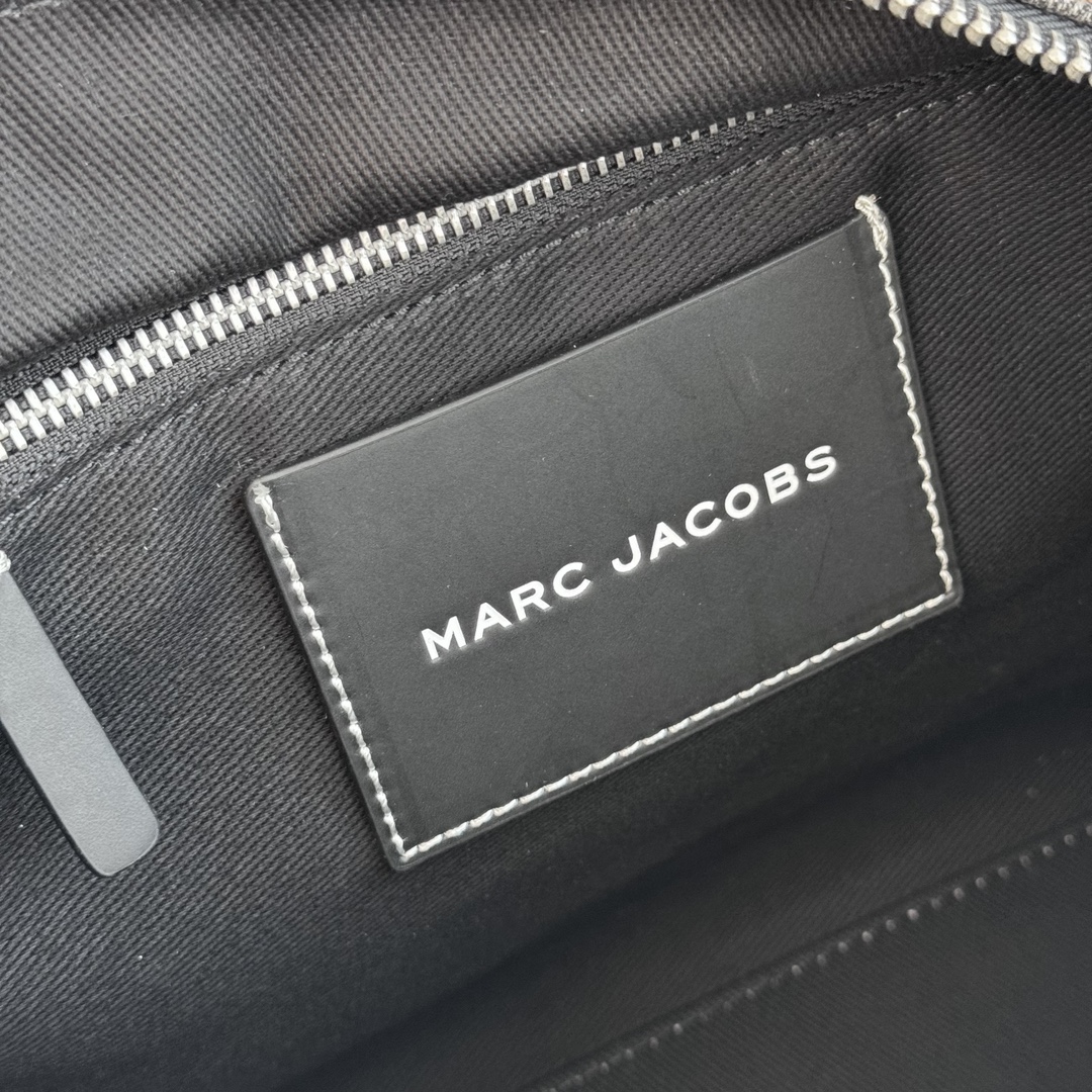 Marc Jacobs ～牛仔托链条垮包 水洗黑
