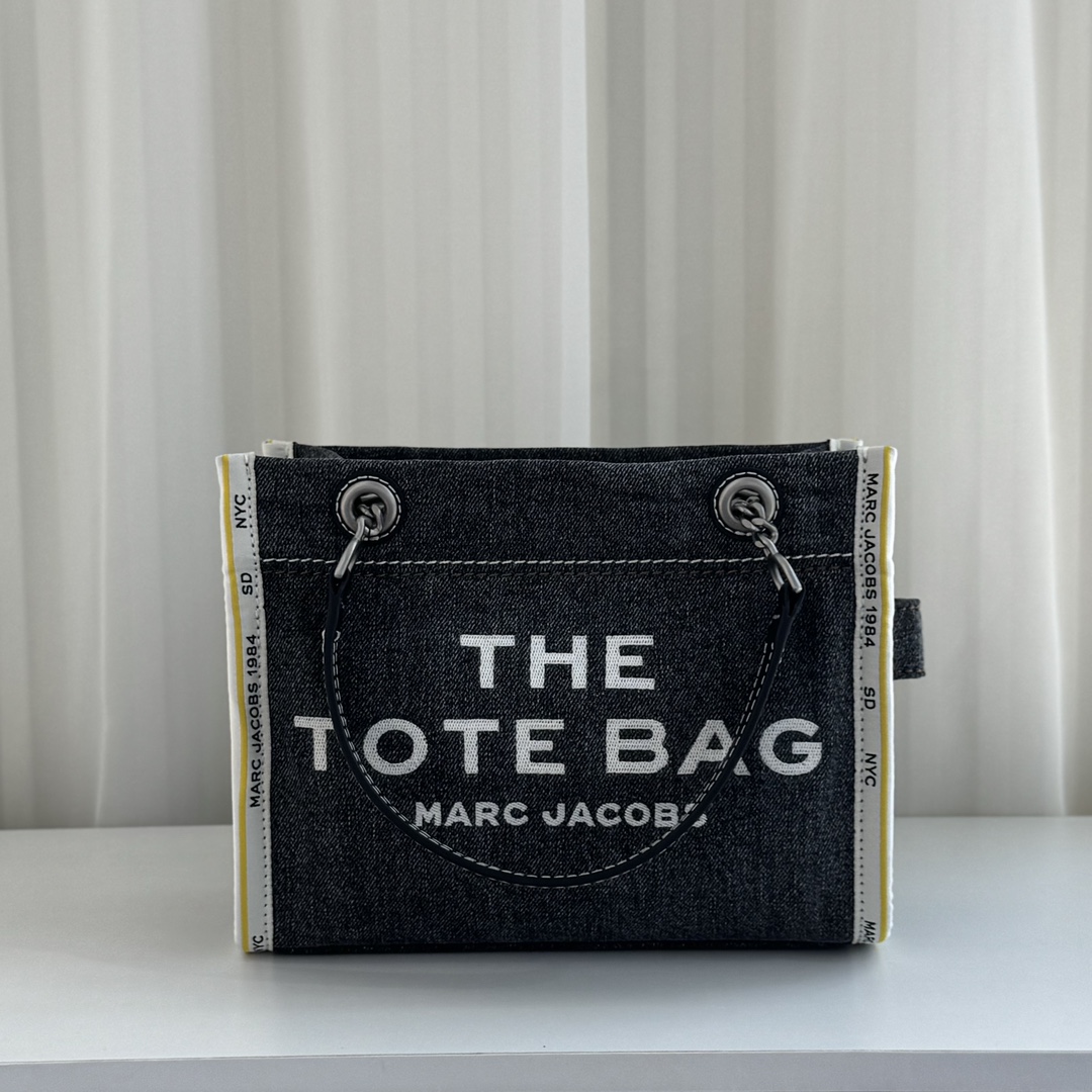 Marc Jacobs ～牛仔托链条垮包 水洗黑