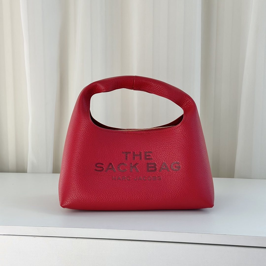 Marc Jacobs ～大红色 菜篮子