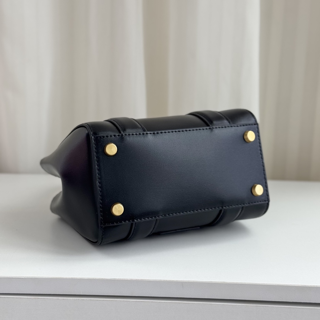 Marc Jacobs ～Mj 牛皮链条斜挎包 手提包