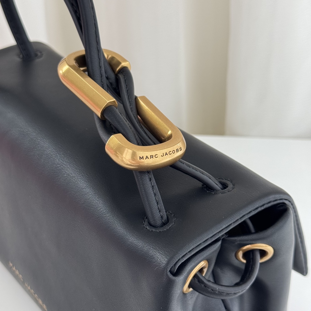 Marc Jacobs 新款牛皮迷你手提包