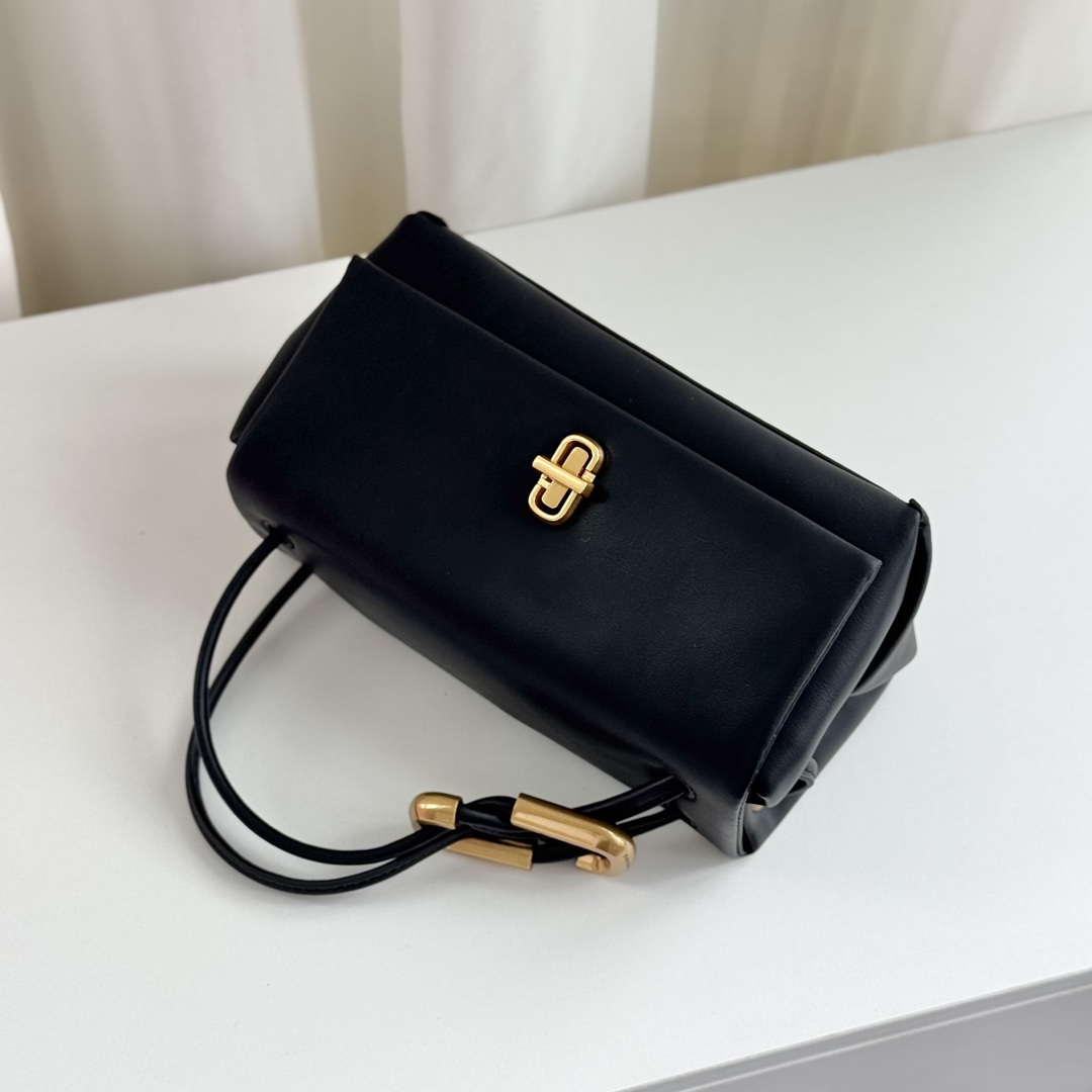 Marc Jacobs 新款牛皮迷你手提包