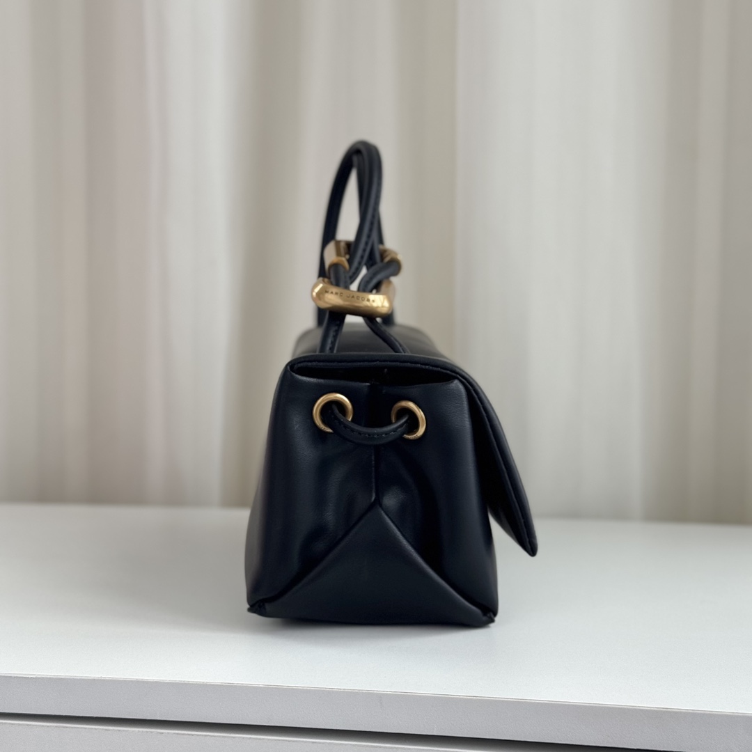 Marc Jacobs 新款牛皮迷你手提包