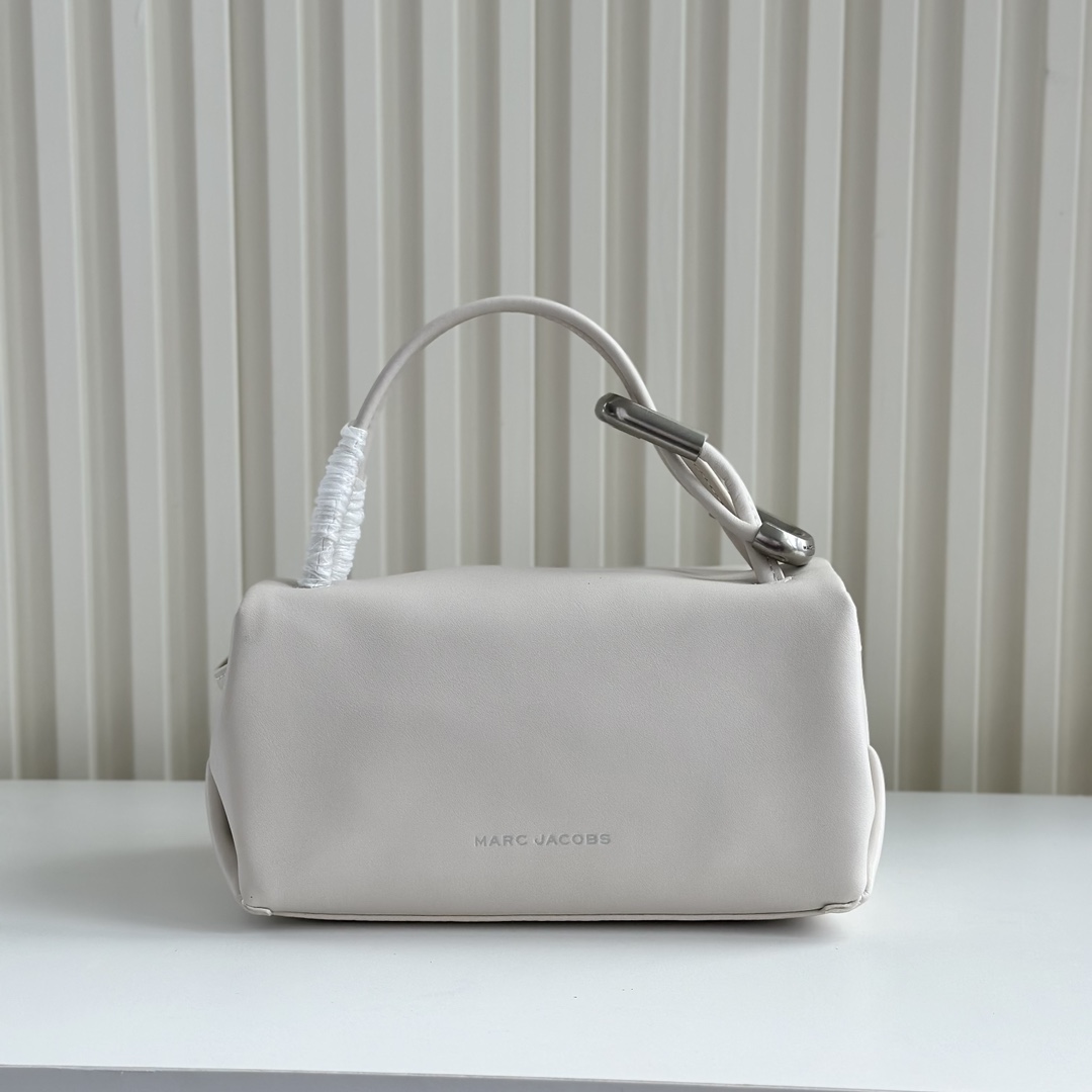 Marc Jacobs 新款牛皮迷你手提包