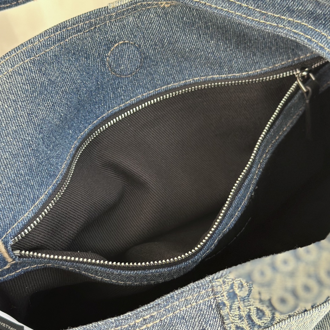 Marc Jacobs Mj 限量版水洗牛仔拼接手提包 字母袋
