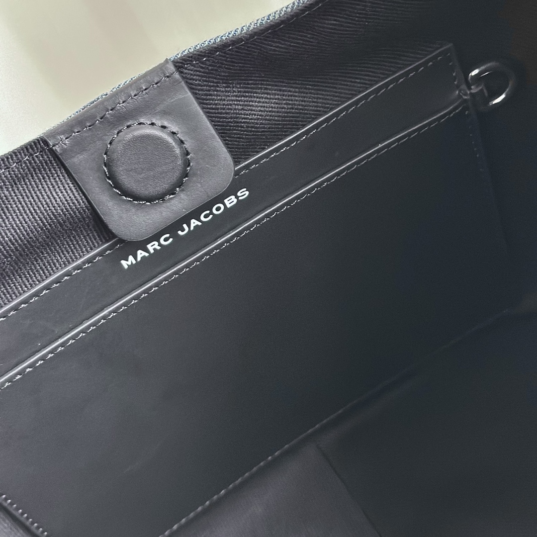Marc Jacobs 水洗牛仔破洞蓝子包手提包 字母袋