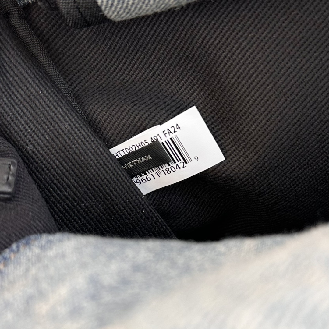 Marc Jacobs 水洗牛子破洞托特