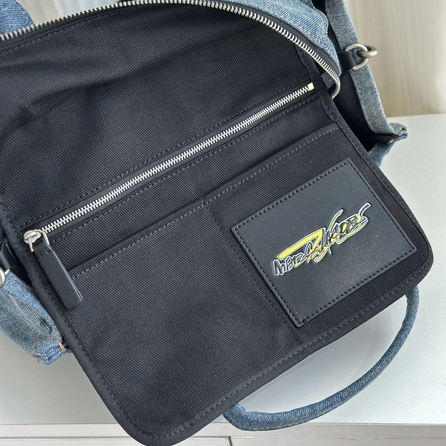 Marc Jacobs Mj 牛仔涂鸦限定联名款