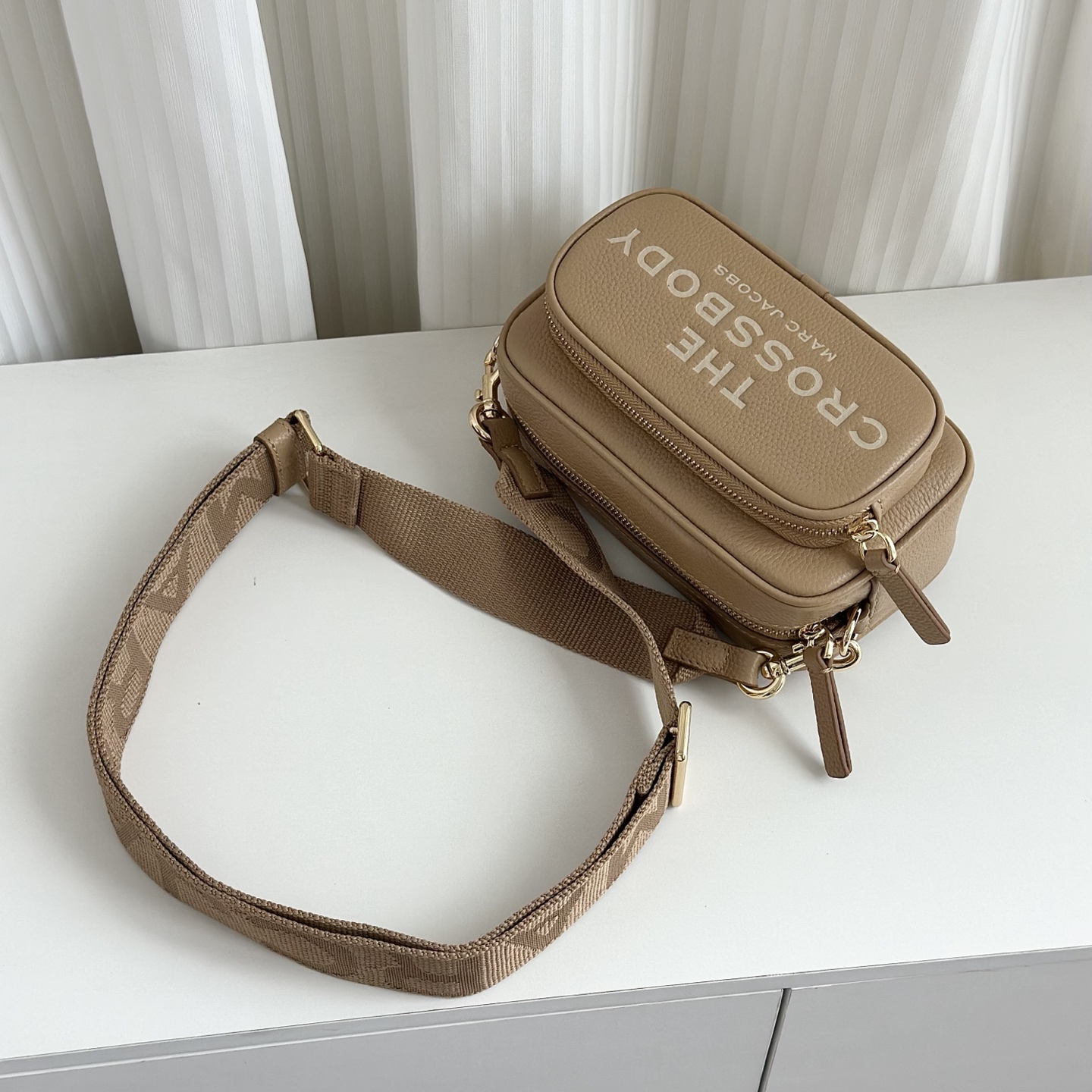 Marc Jacobs 米黄色 斜挎包