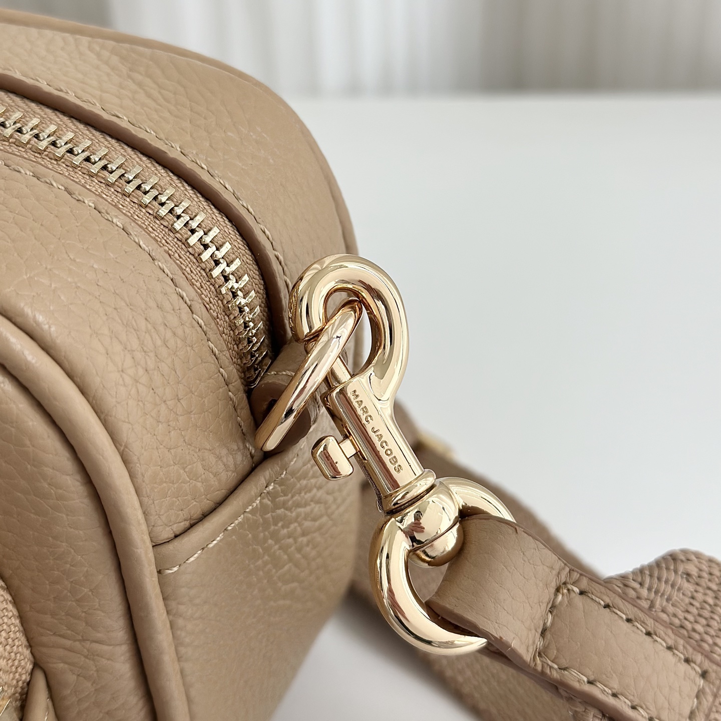 Marc Jacobs 米黄色 斜挎包