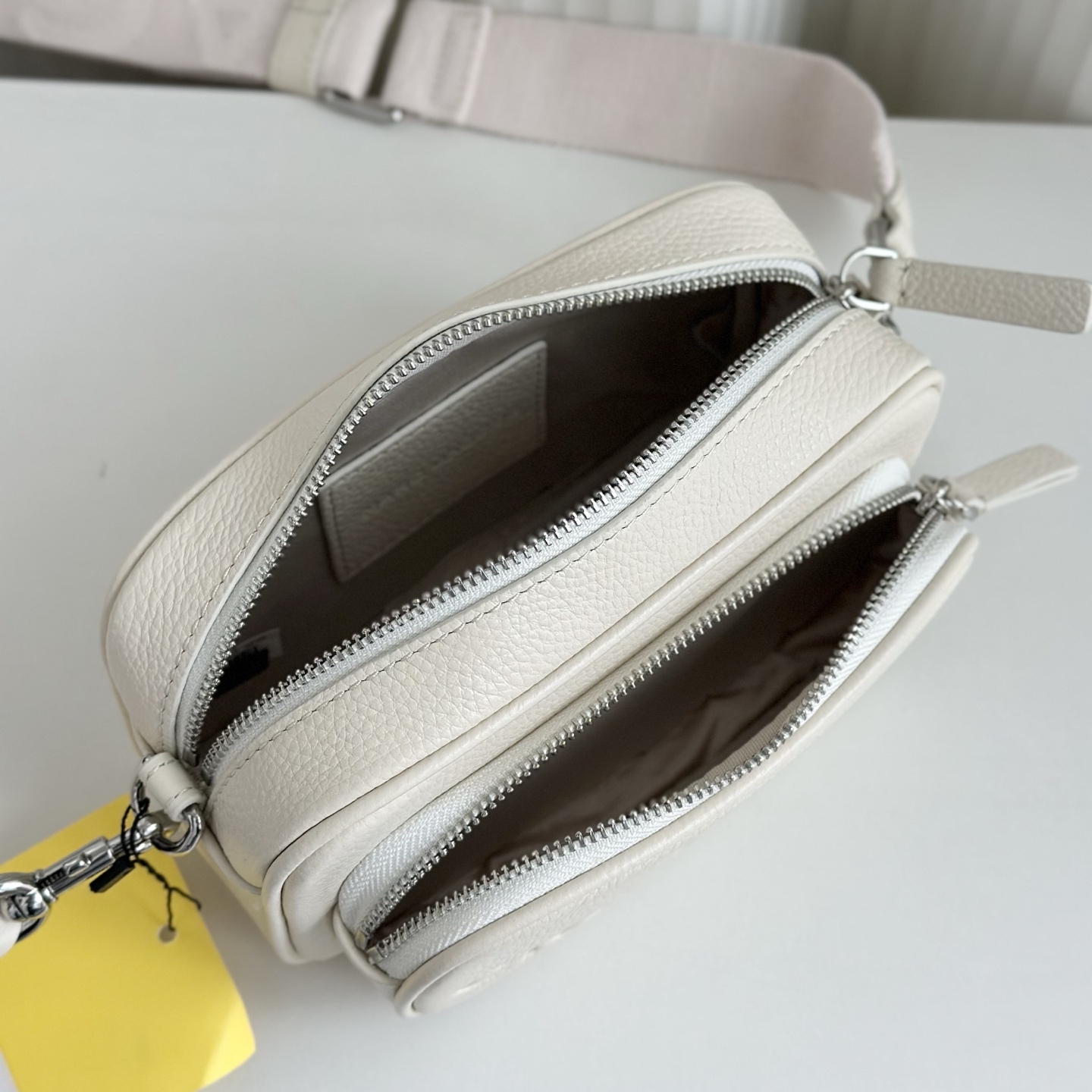 Marc Jacobs 白色 斜挎包