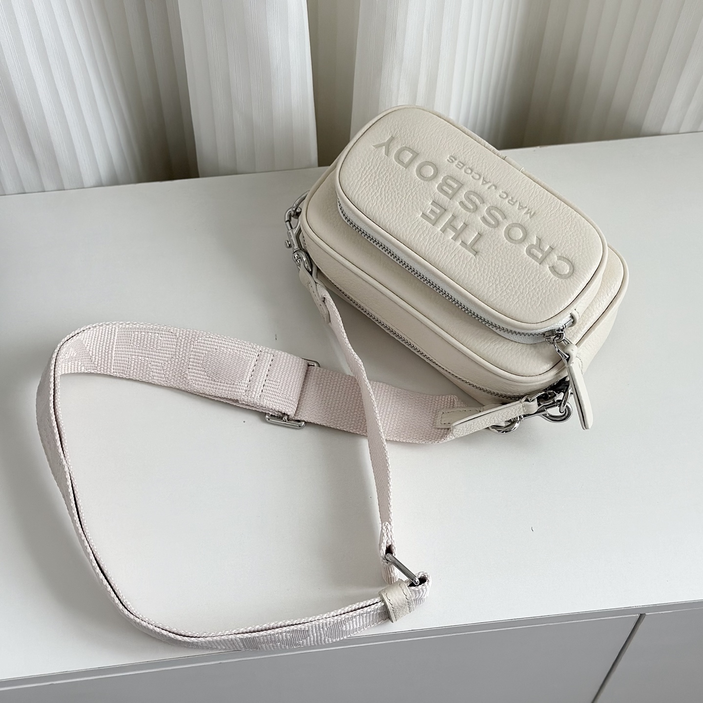 Marc Jacobs 白色 斜挎包
