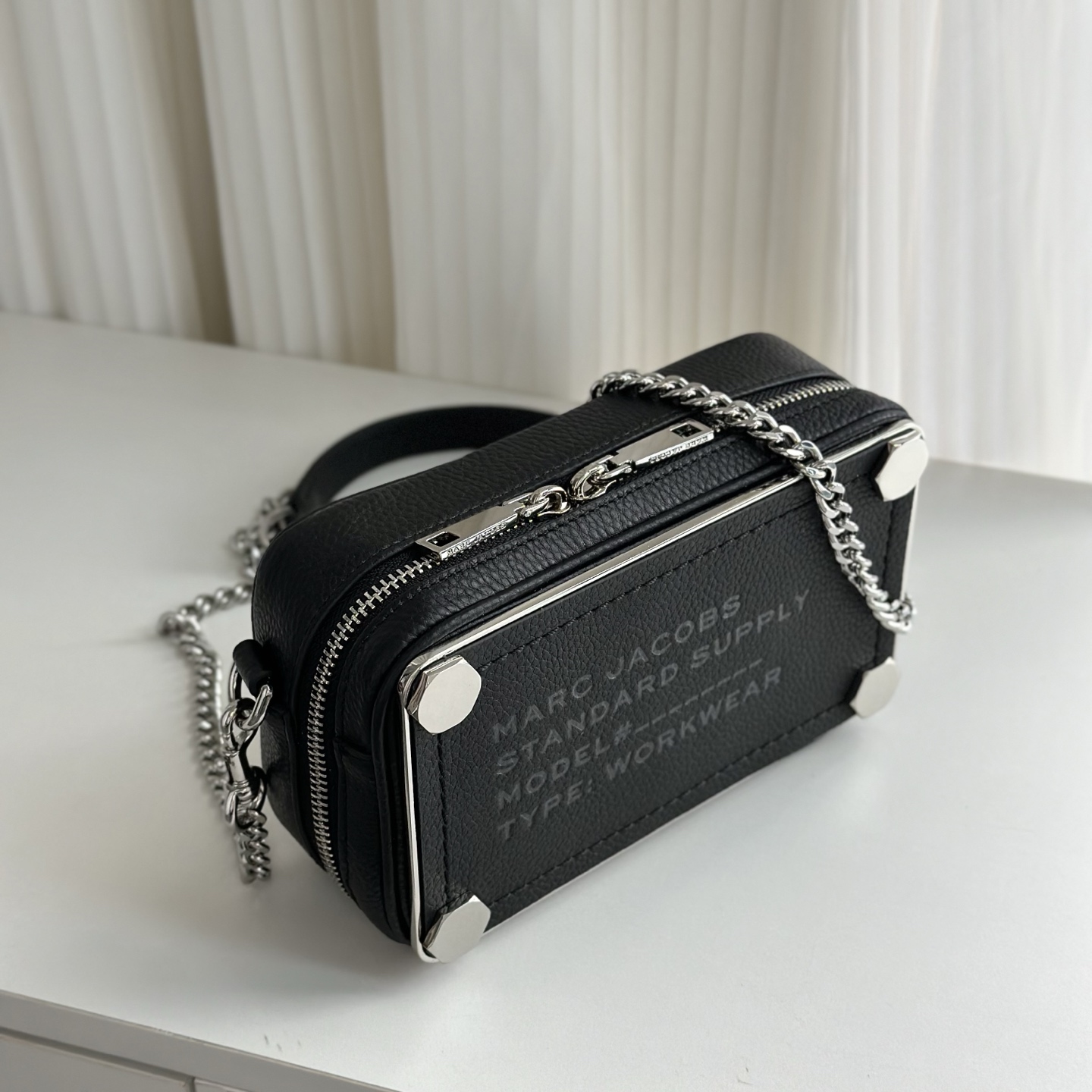 Marc Jacobs ～Mj 盒子包 黑色