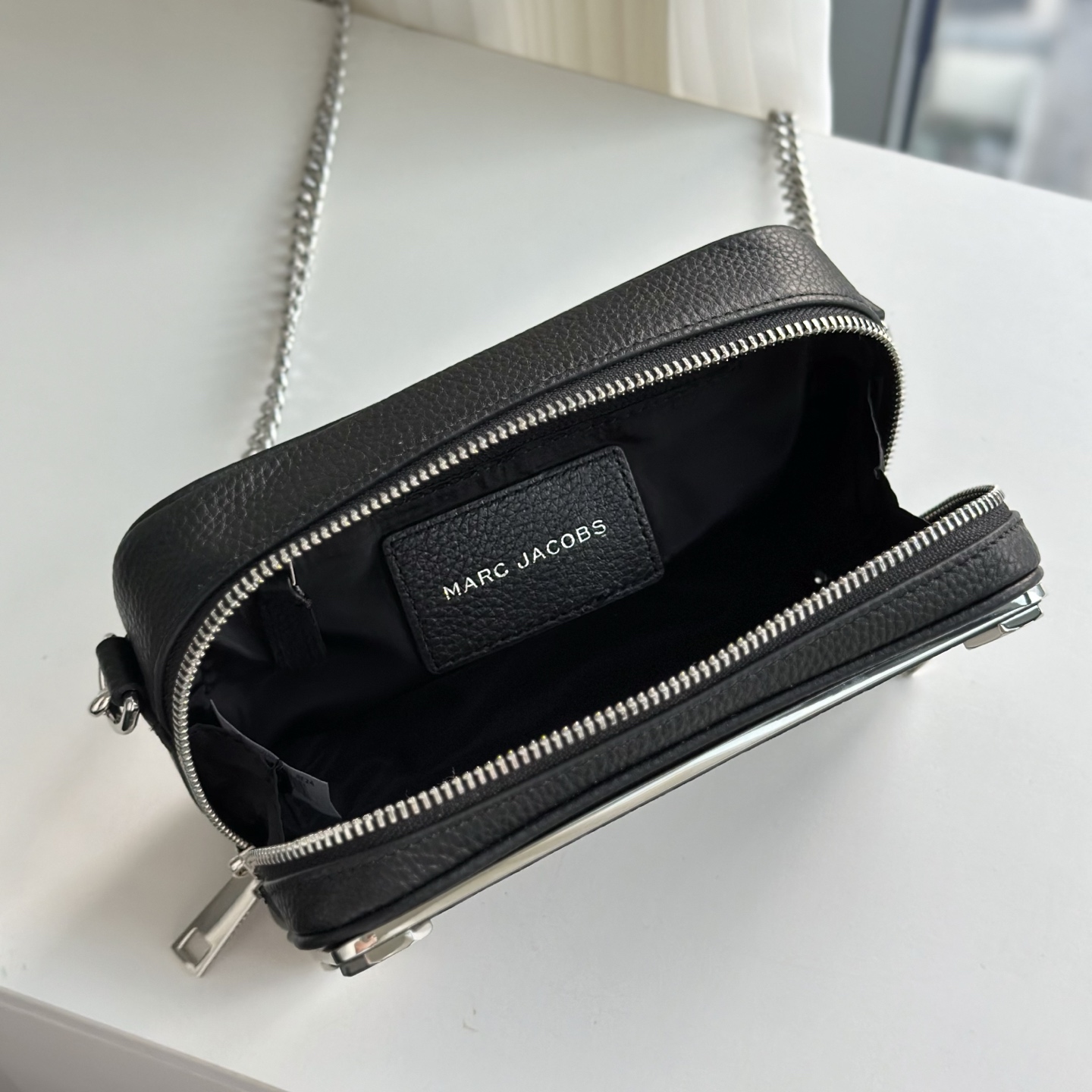 Marc Jacobs ～Mj 盒子包 黑色
