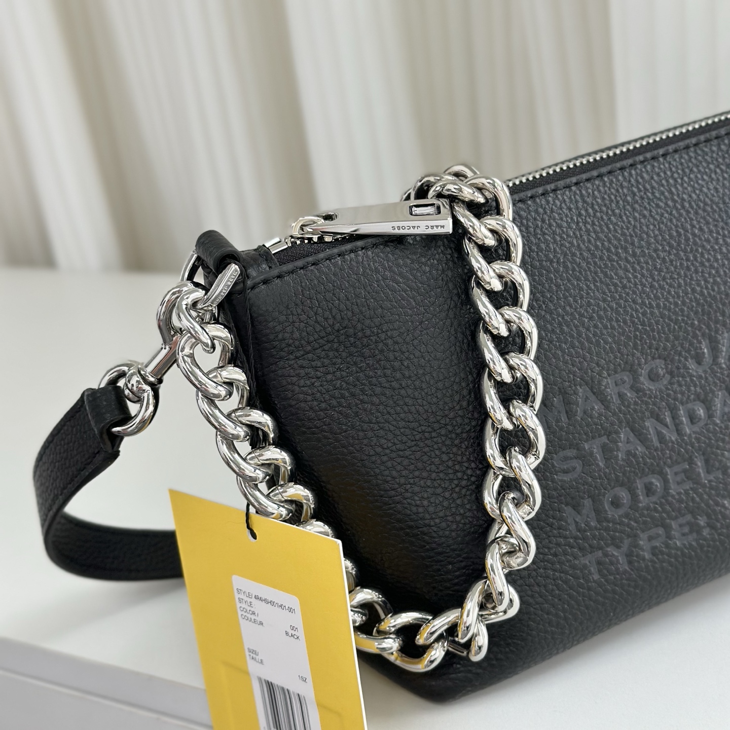 Marc Jacobs Mj 牛皮斜挎包 黑色 双肩带